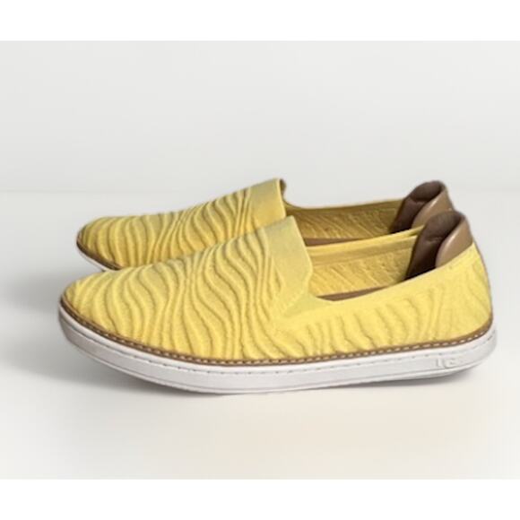 UGG Womens Sammy Wavy Banana Pudding Slip-On Sneaker Yellow Women's Size 8 - Picture 4 of 7